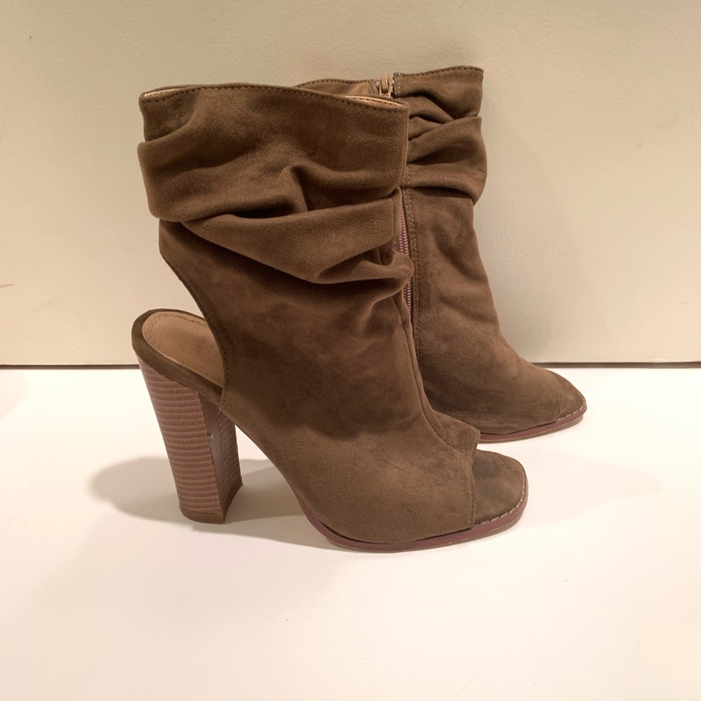 Liliana Slouchy Peep Toe Cut Out Heel Booties 7.5